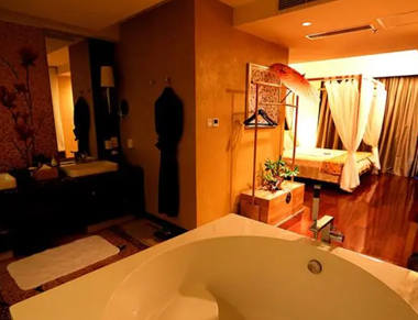 西安雁塔区养生会所的黄昏恋：当爱情遇上八十岁